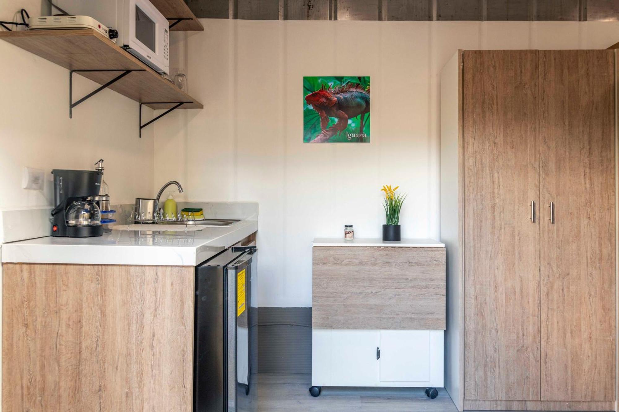 Emi'S Place Container Living Увита Екстериор снимка