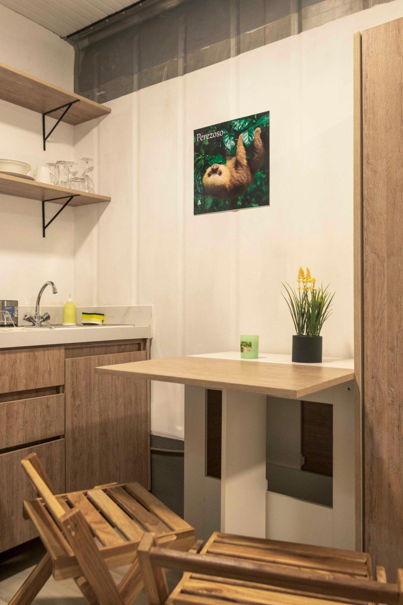 Emi'S Place Container Living Увита Екстериор снимка