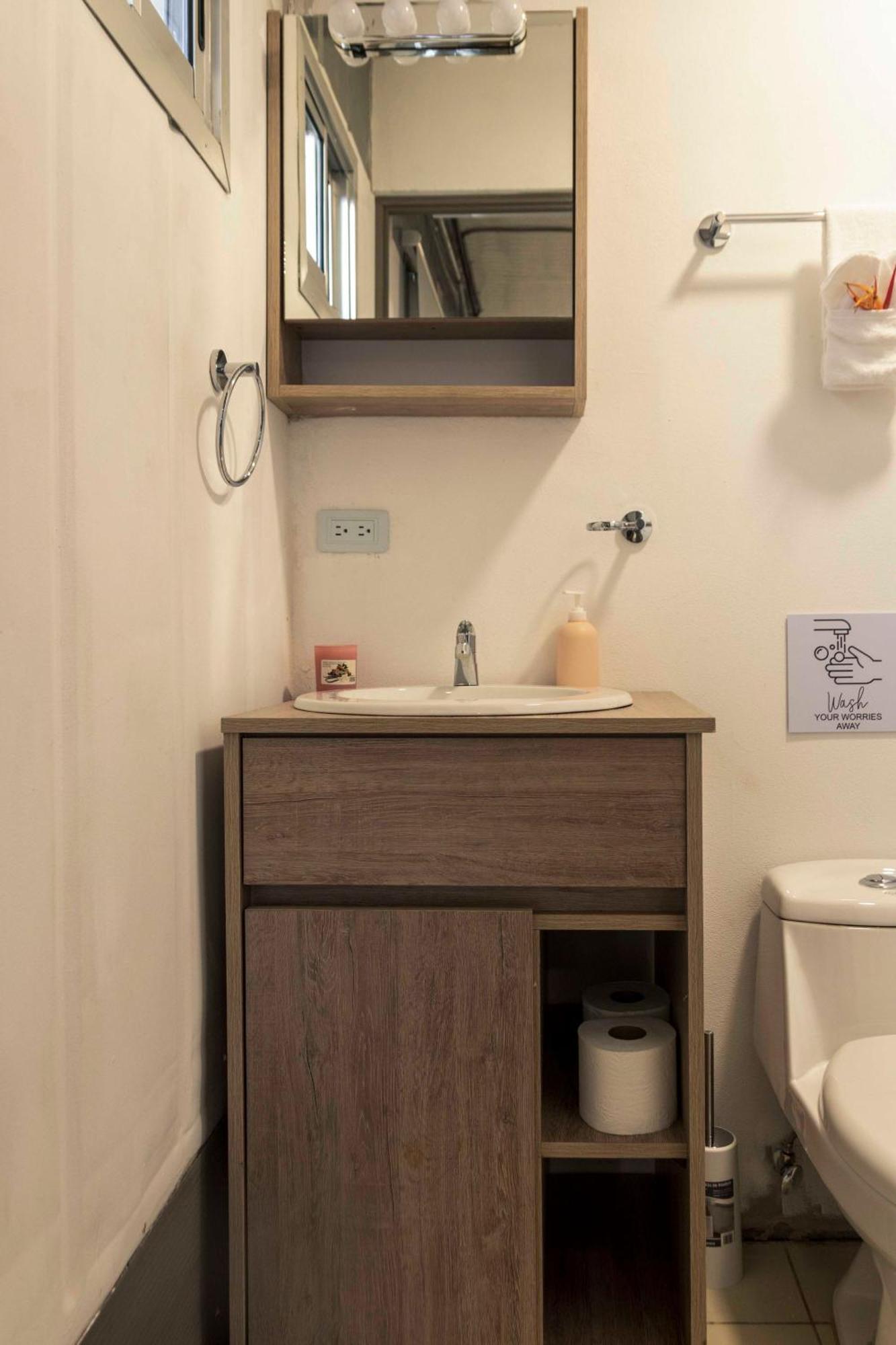 Emi'S Place Container Living Увита Екстериор снимка