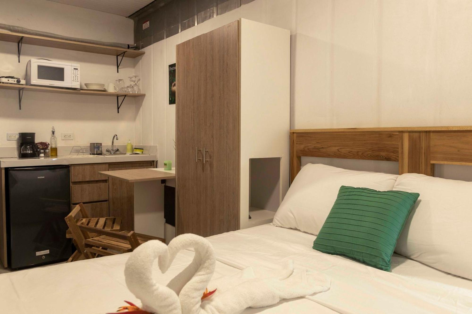 Emi'S Place Container Living Увита Екстериор снимка