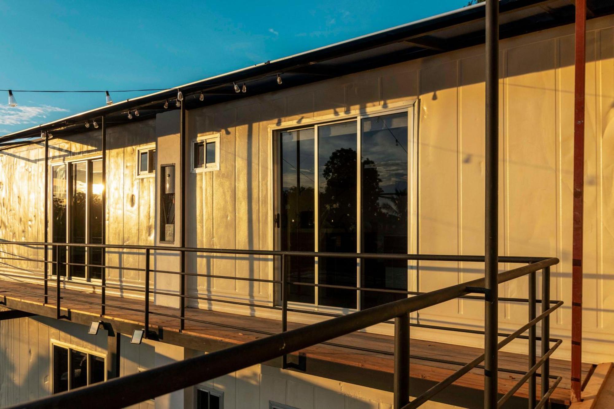 Emi'S Place Container Living Увита Екстериор снимка