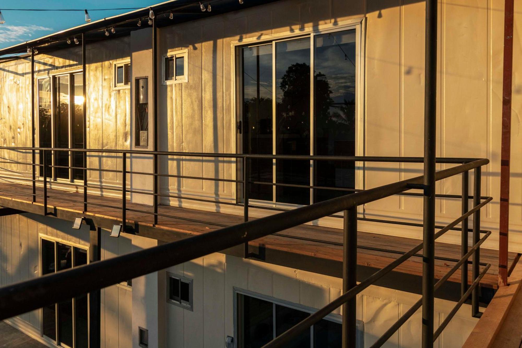 Emi'S Place Container Living Увита Екстериор снимка